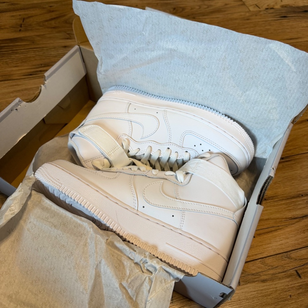 Nike Air Force 1 - Picture 12 of 14
